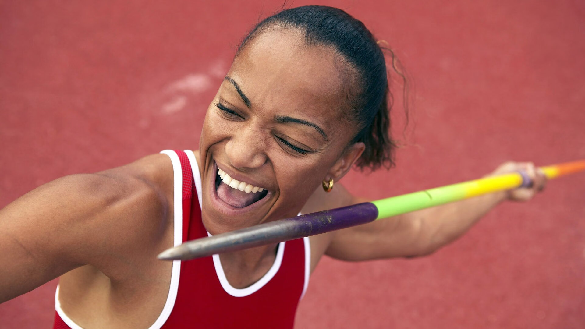 乐鱼体育登录-前场三人压迫打出“倒金字塔”结构