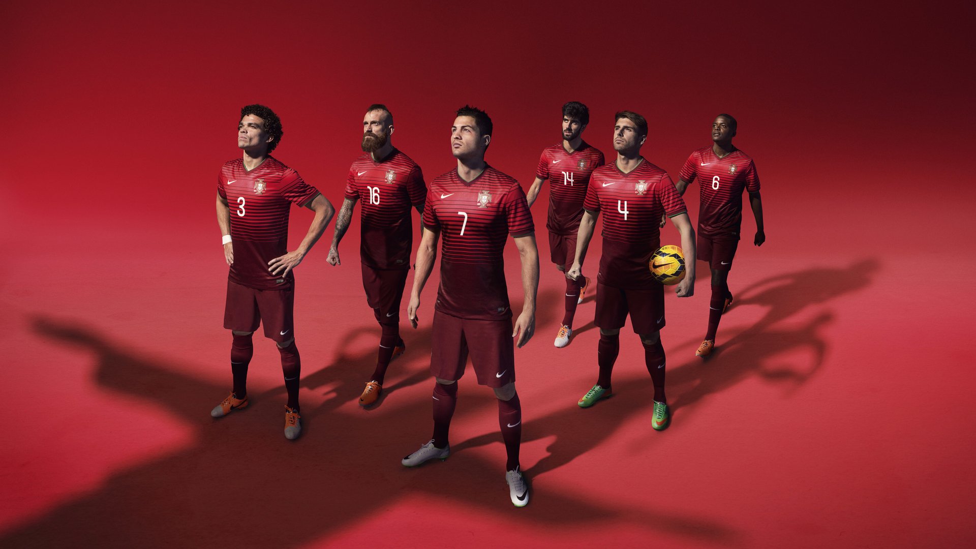 世界杯：美妆博主推出“各国国旗眼妆” 教程点击量惊人